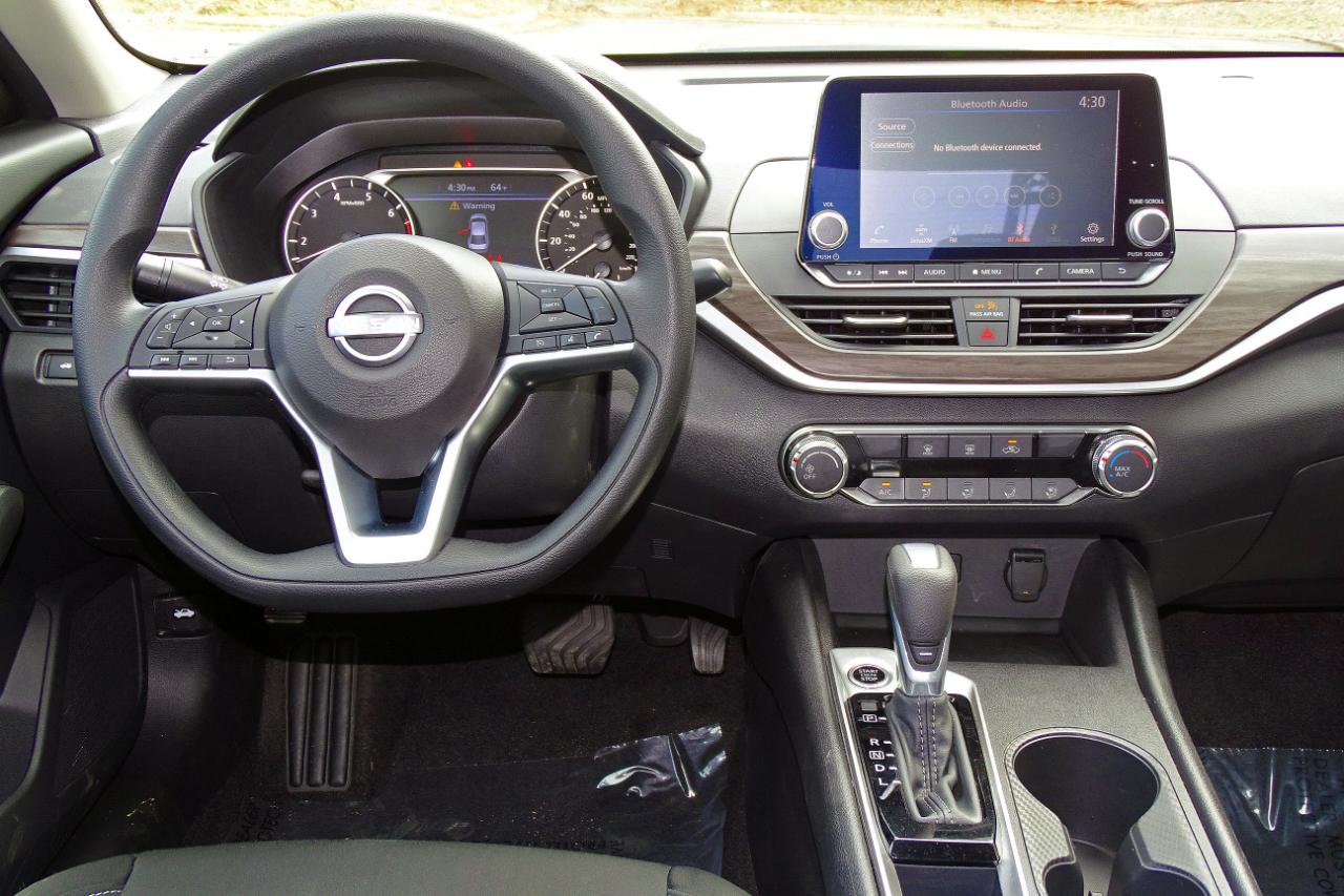 Nissan Altima SV FWD 2025