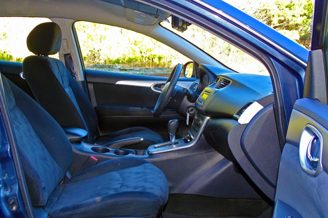 Nissan Sentra 4dr Sdn I4 CVT SV 2013