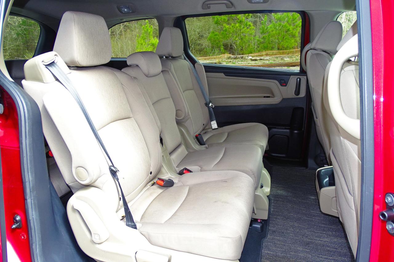 Honda Odyssey EX Auto 2024