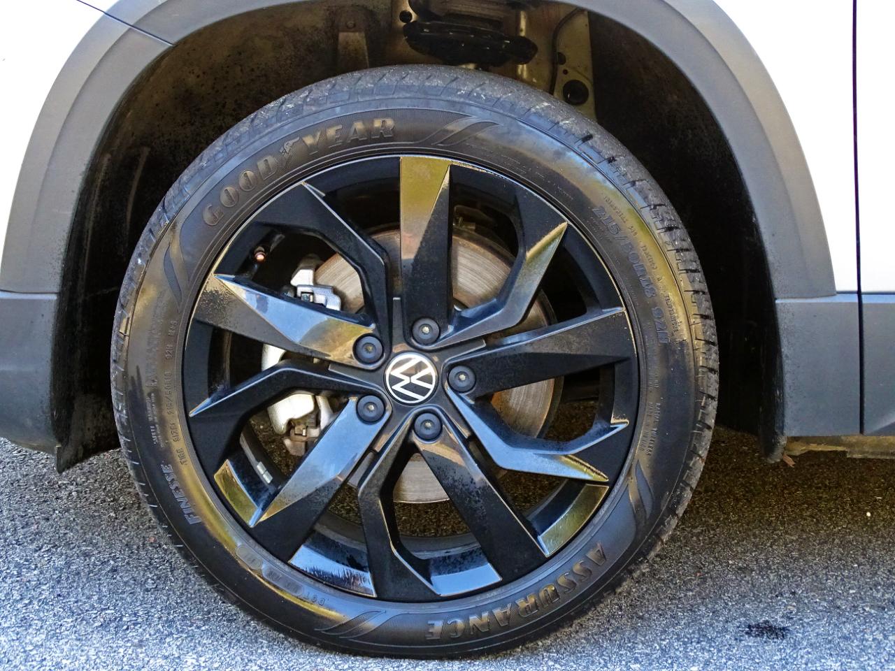 Volkswagen Taos SE FWD 2022