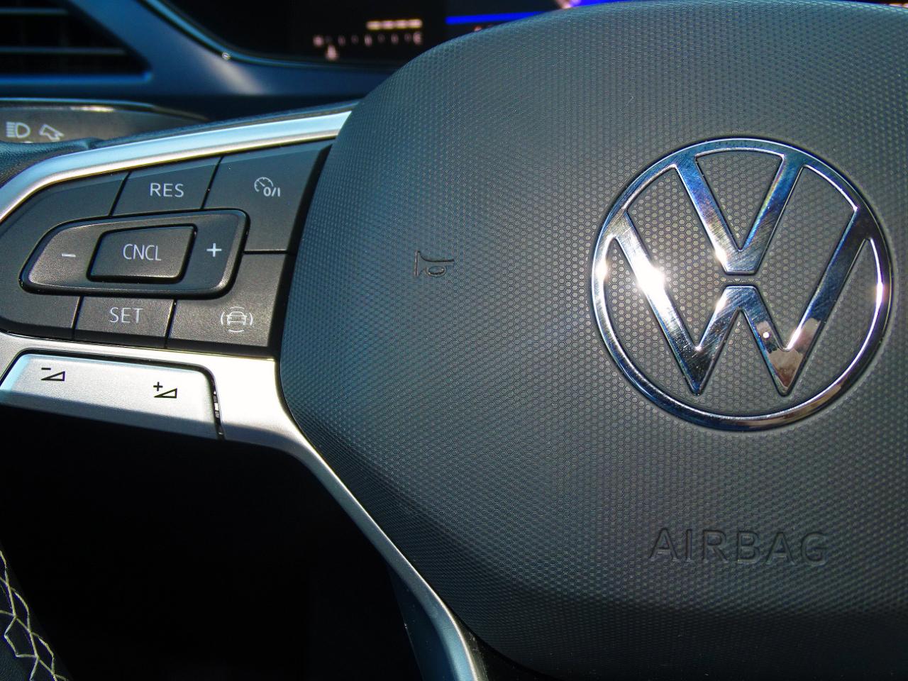 Volkswagen Taos SE FWD 2022