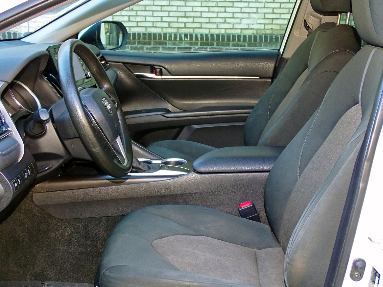 Toyota Camry LE Auto (Natl) 2022