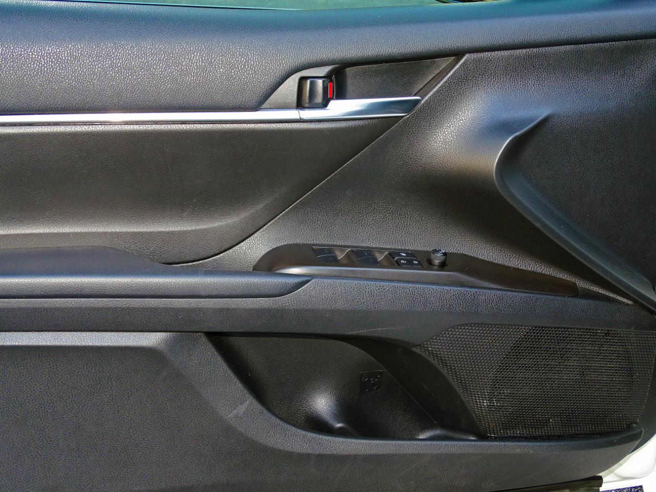 Toyota Camry LE Auto (Natl) 2022