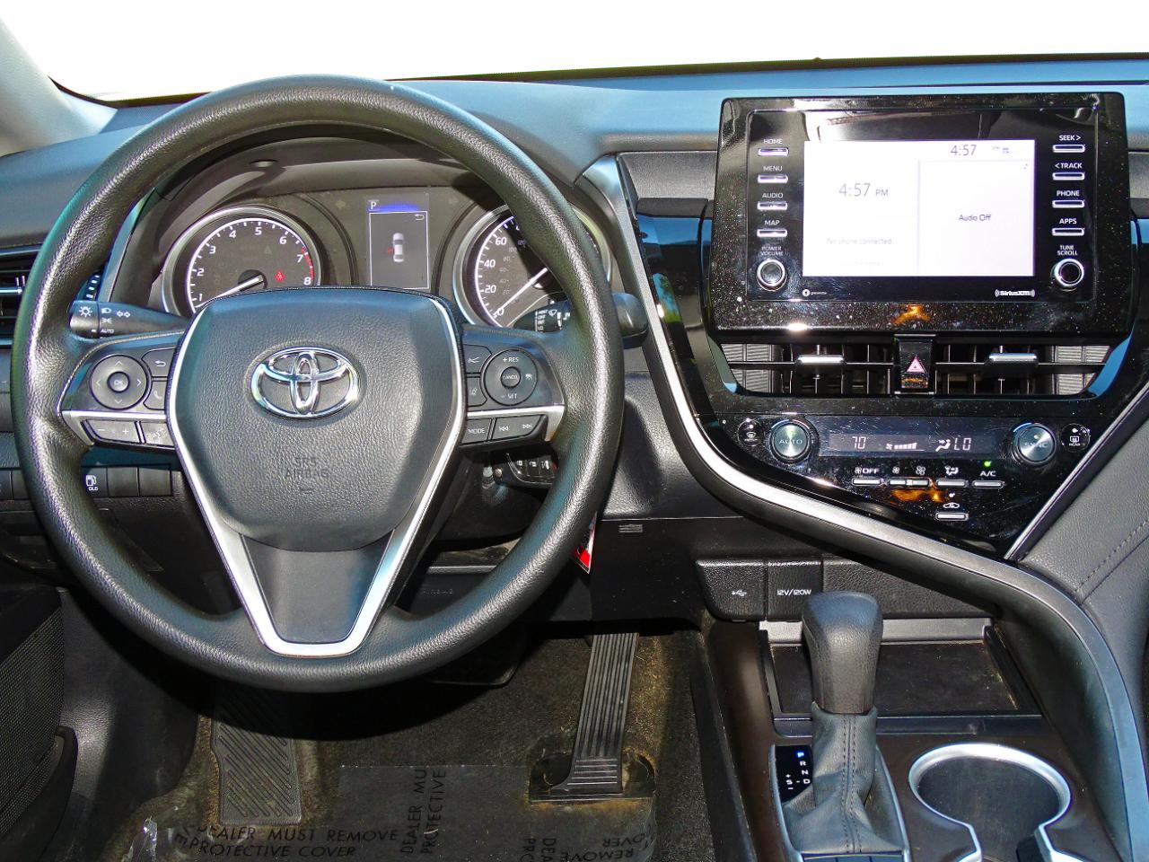 Toyota Camry LE Auto (Natl) 2022