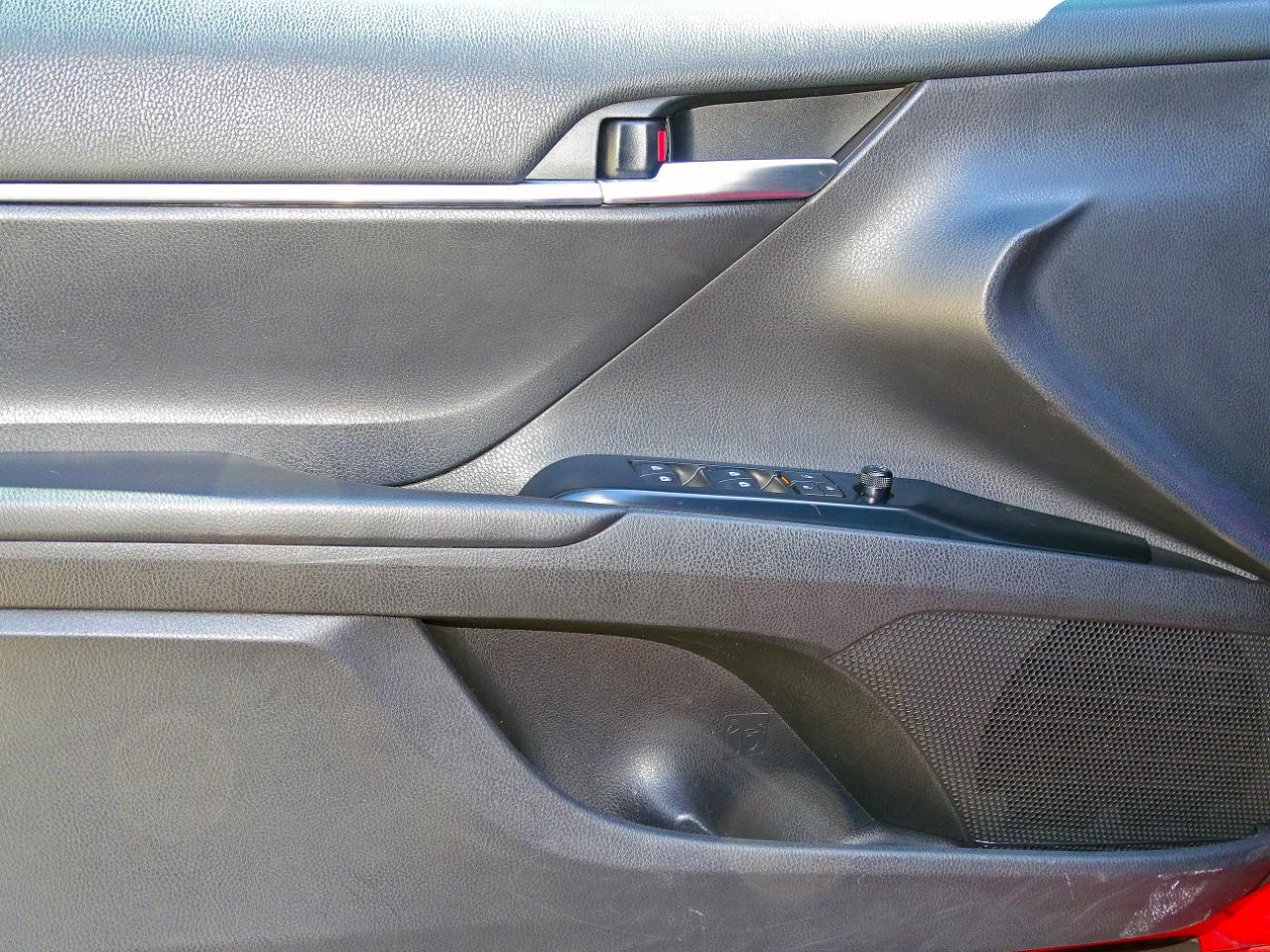 Toyota Camry SE (Natl) 2019