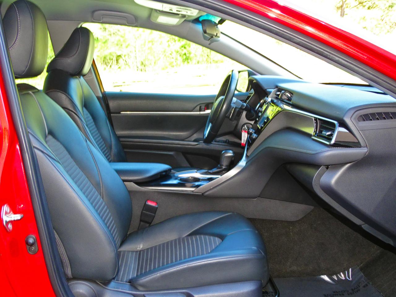 Toyota Camry SE (Natl) 2019