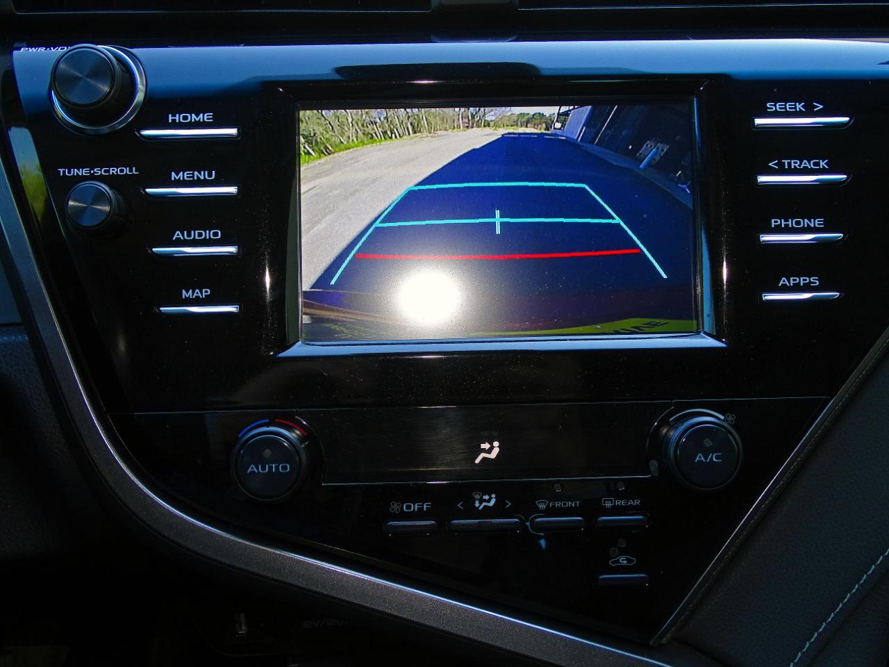 Toyota Camry SE (Natl) 2019