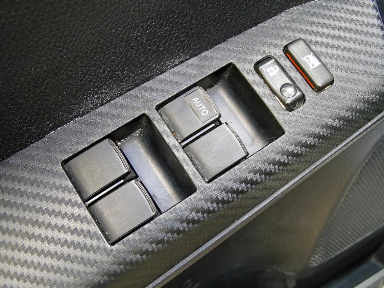 Toyota RAV4 AWD 4dr LE (Natl) 2013