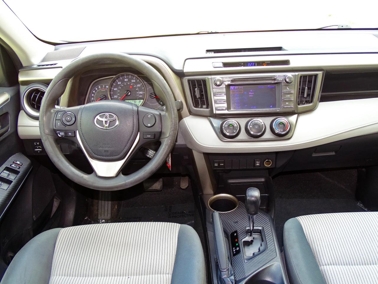 Toyota RAV4 AWD 4dr LE (Natl) 2013