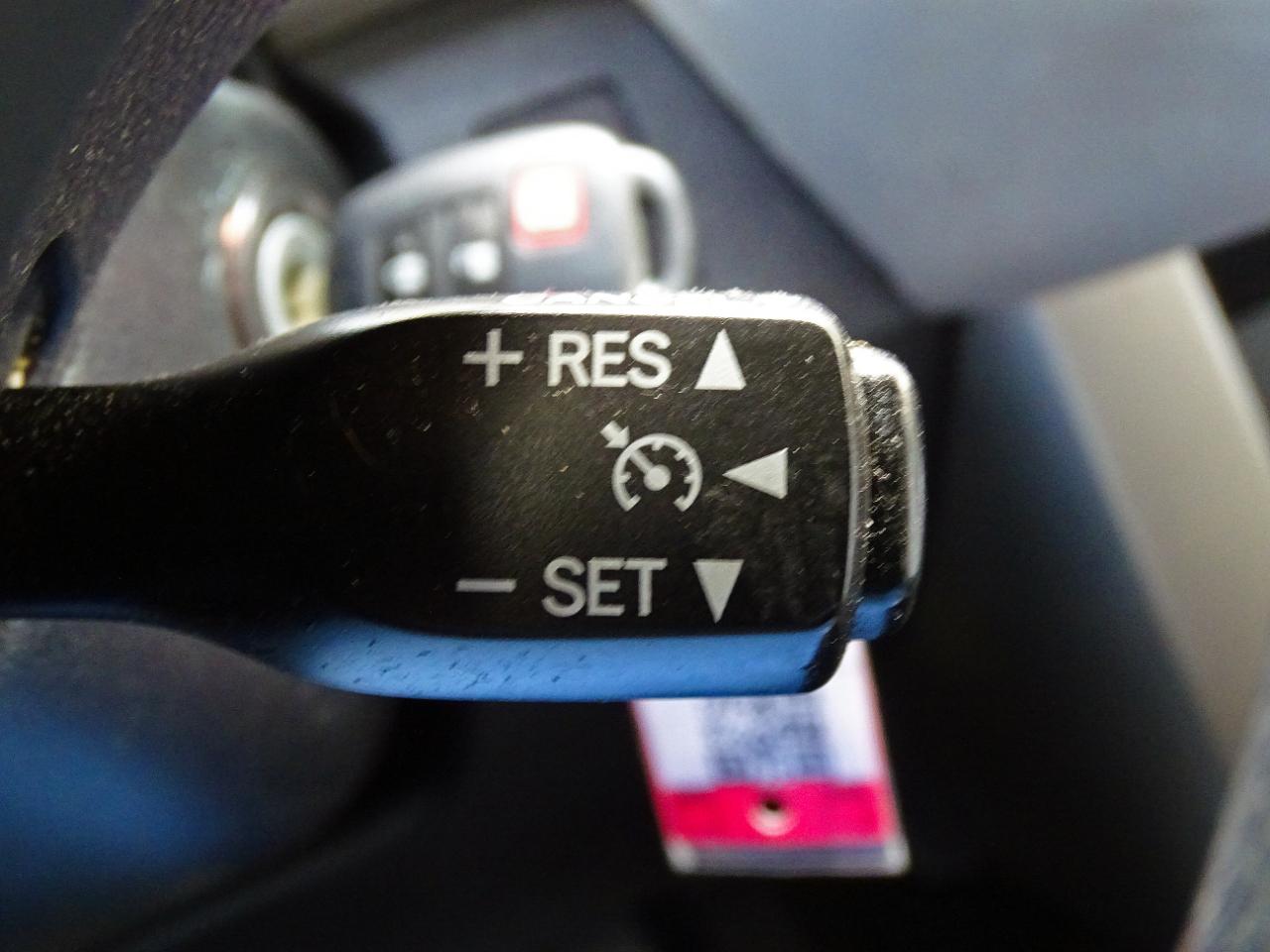 Toyota RAV4 AWD 4dr LE (Natl) 2013