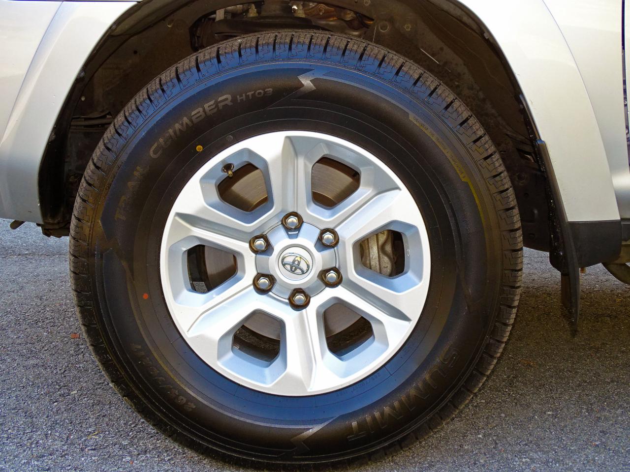 Toyota 4Runner SR5 2WD (Natl) 2024