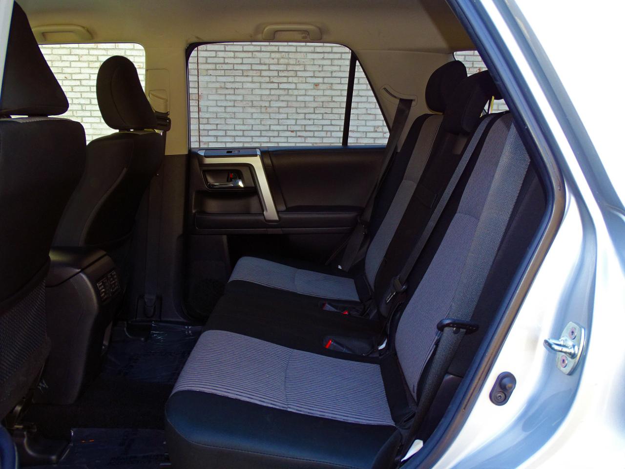 Toyota 4Runner SR5 2WD (Natl) 2024