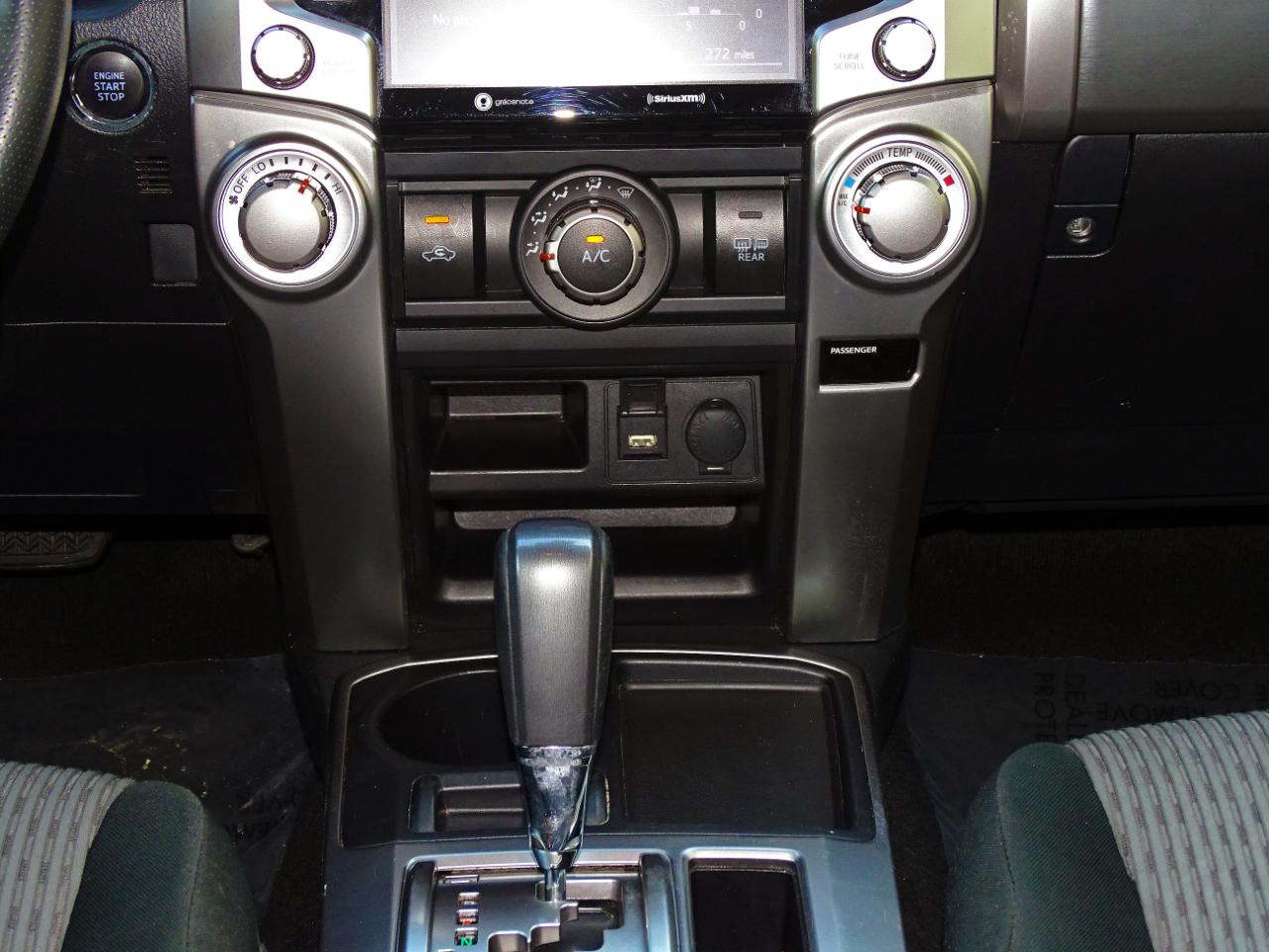 Toyota 4Runner SR5 2WD (Natl) 2024