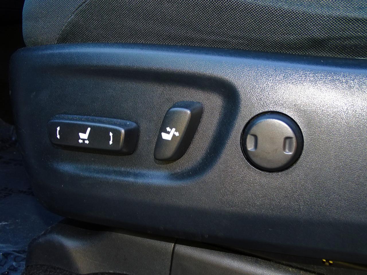 Toyota 4Runner SR5 2WD (Natl) 2024