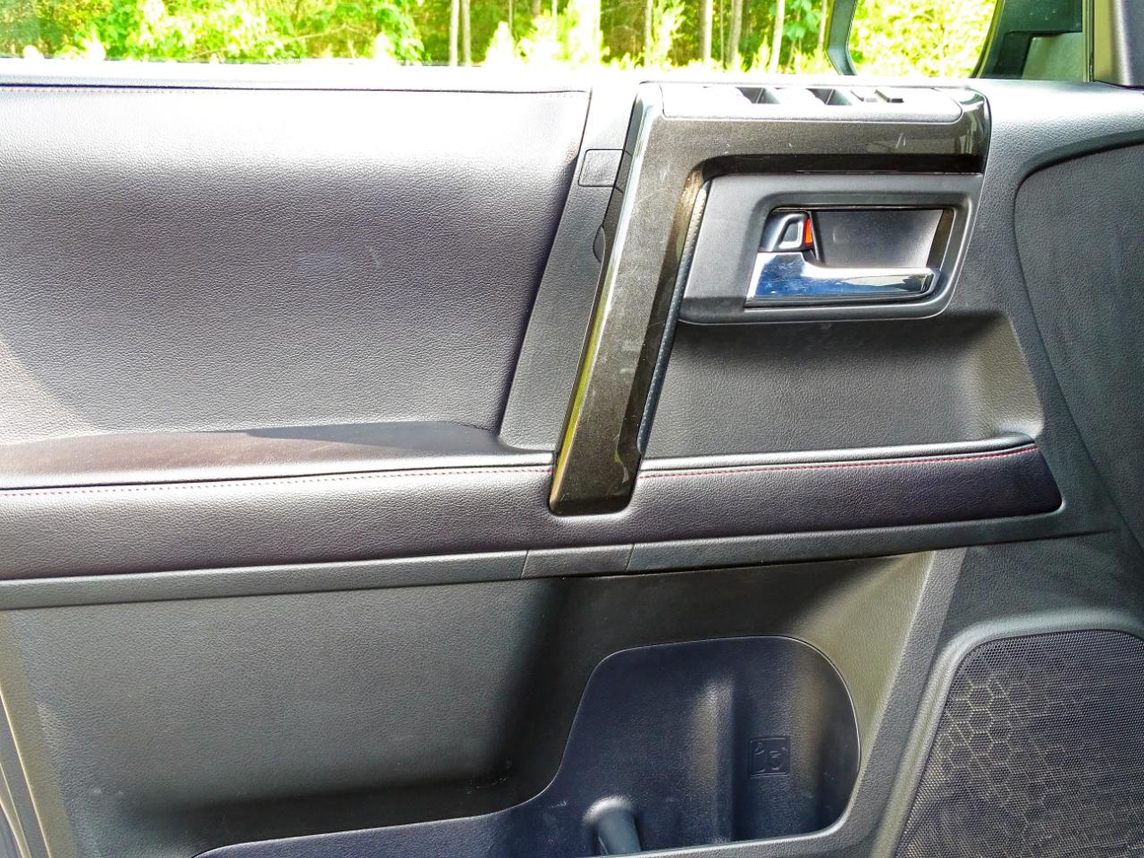 Toyota 4Runner TRD Sport 4WD (Natl) 2016