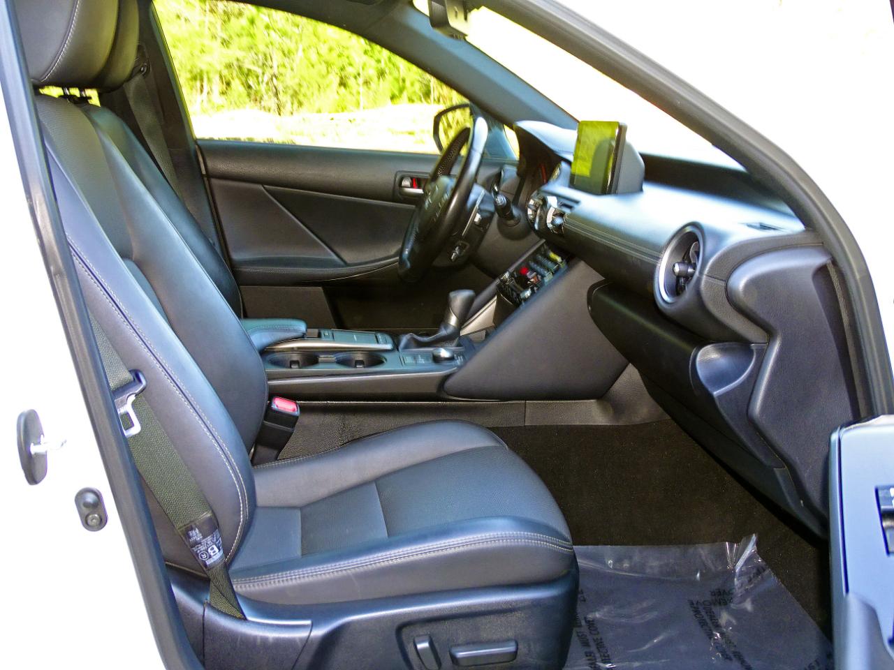 Lexus IS IS 300 RWD 2021