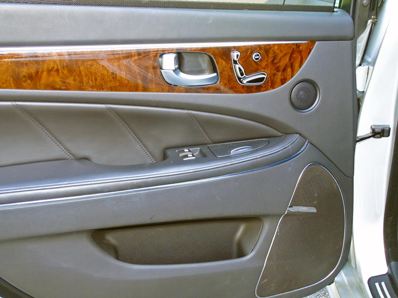 Hyundai Equus 4dr Sdn Ultimate 2011