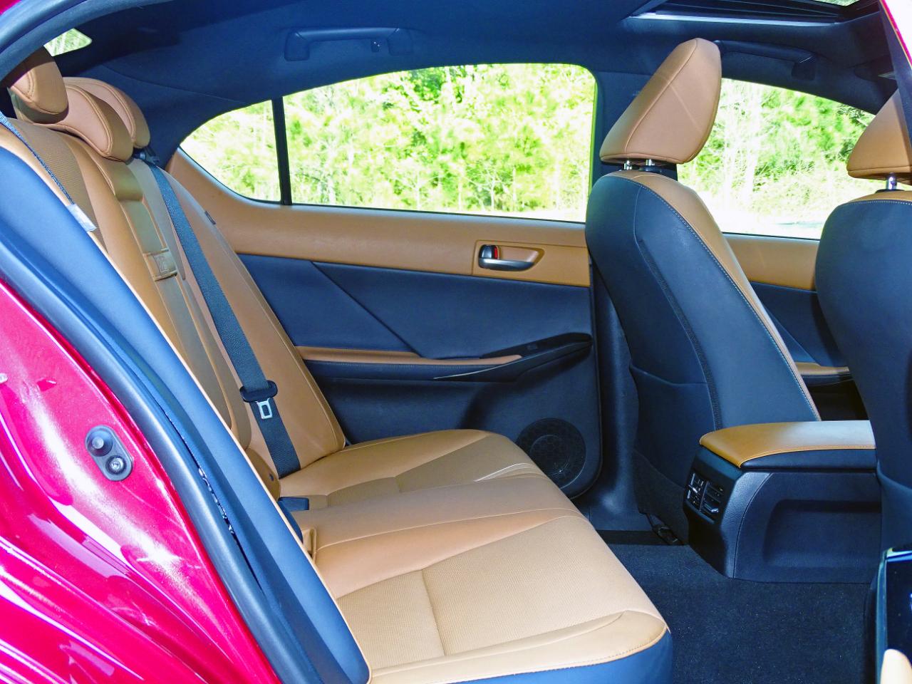 Lexus IS IS 300 RWD 2023