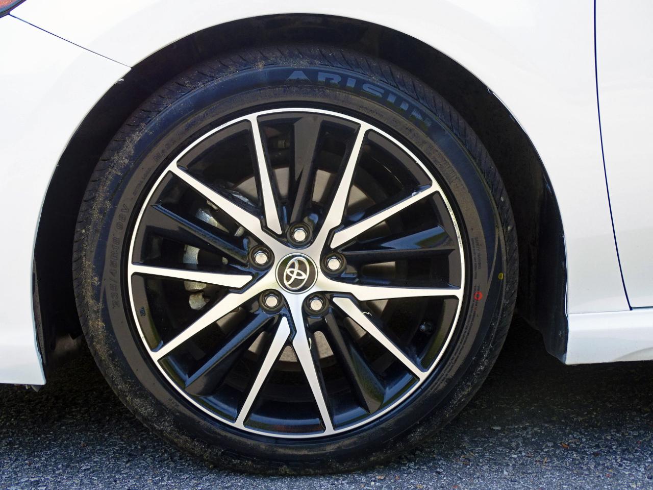 Toyota Camry SE Auto (Natl) 2021