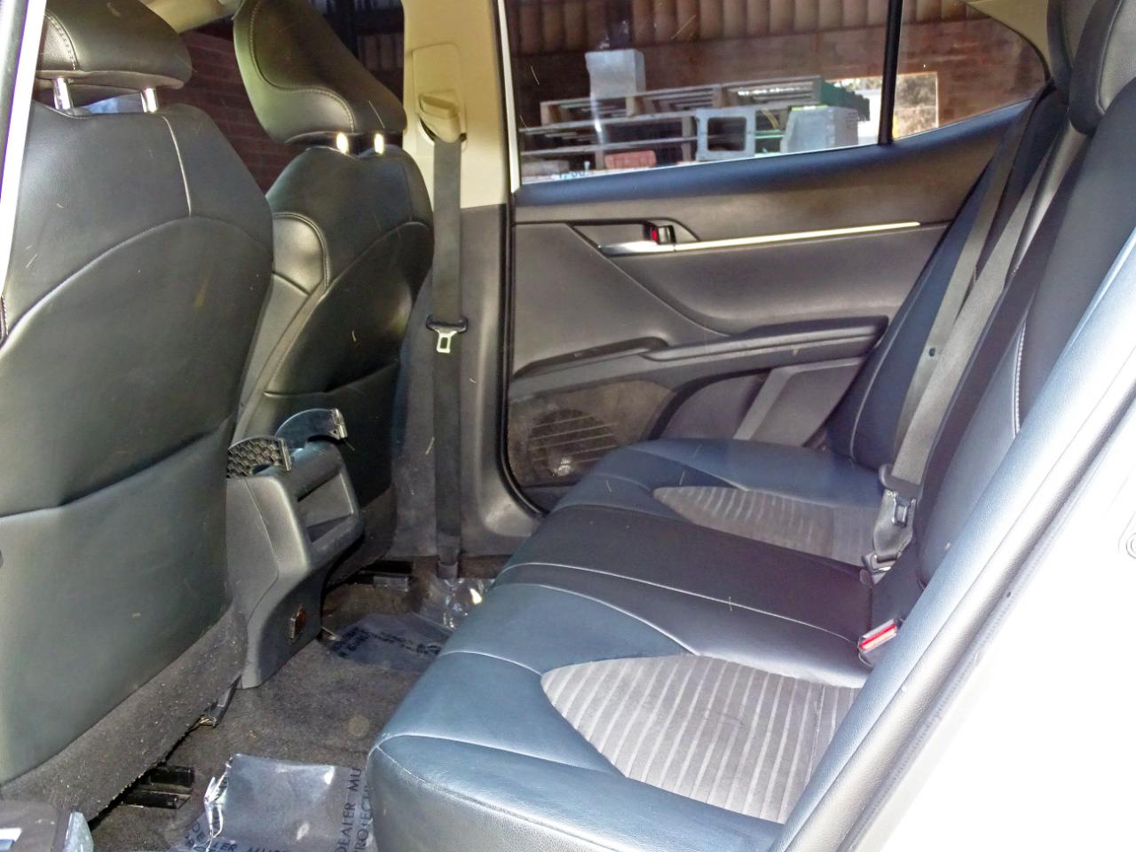 Toyota Camry SE Auto (Natl) 2021