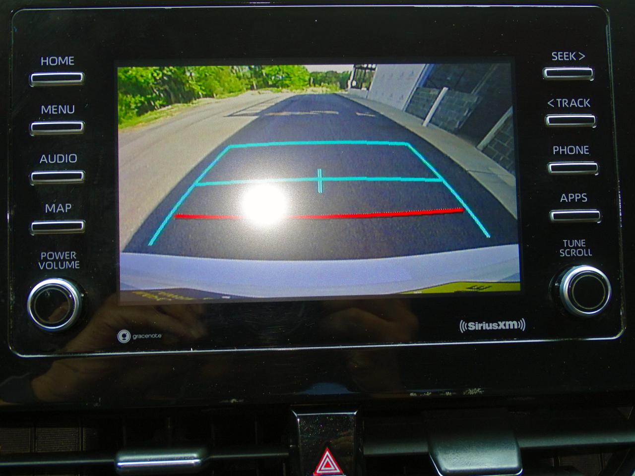 Toyota Camry SE Auto (Natl) 2021