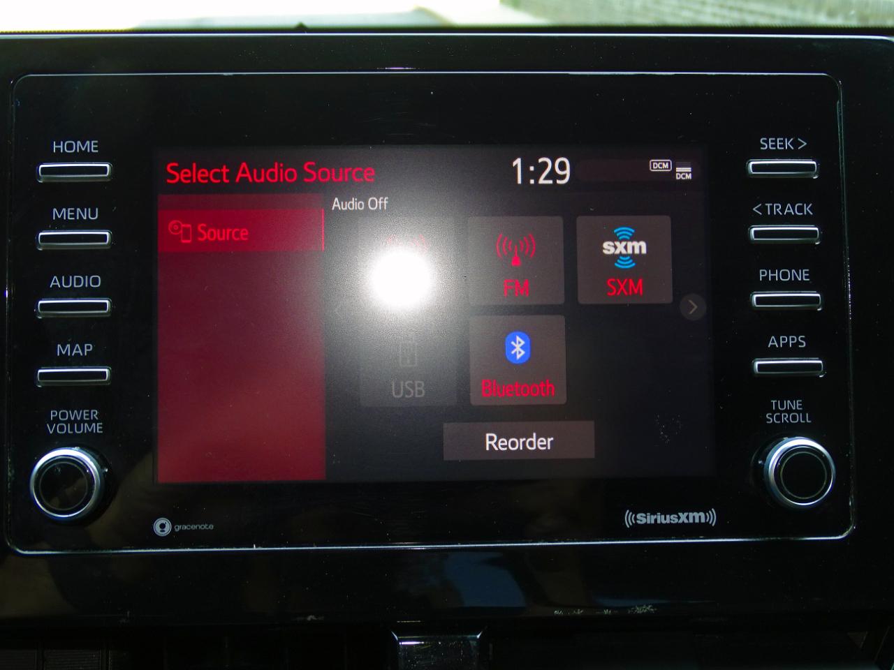 Toyota Camry SE Auto (Natl) 2021