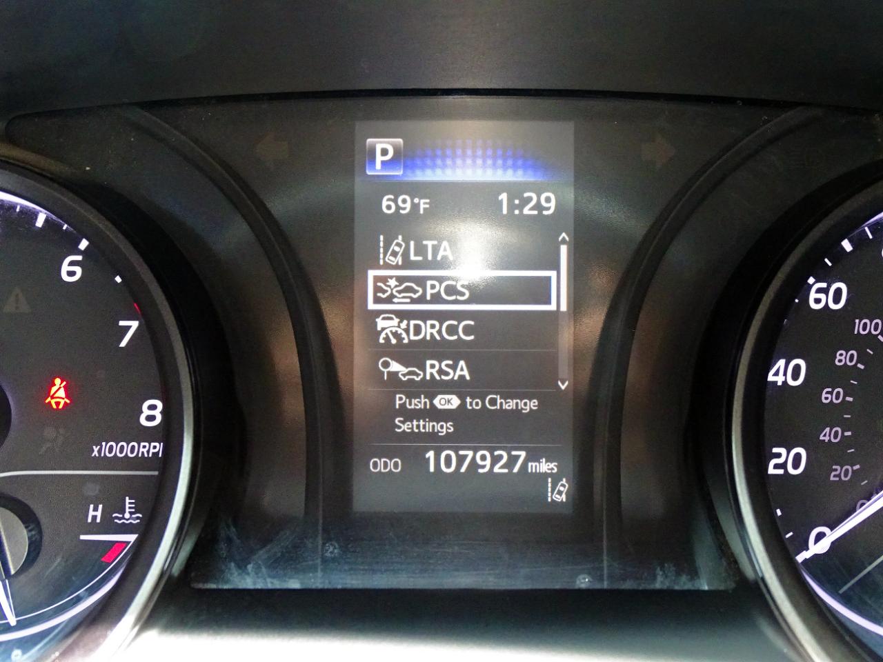 Toyota Camry SE Auto (Natl) 2021