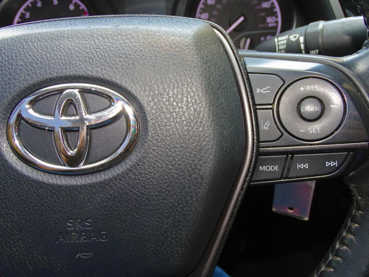 Toyota Camry SE Auto (Natl) 2021