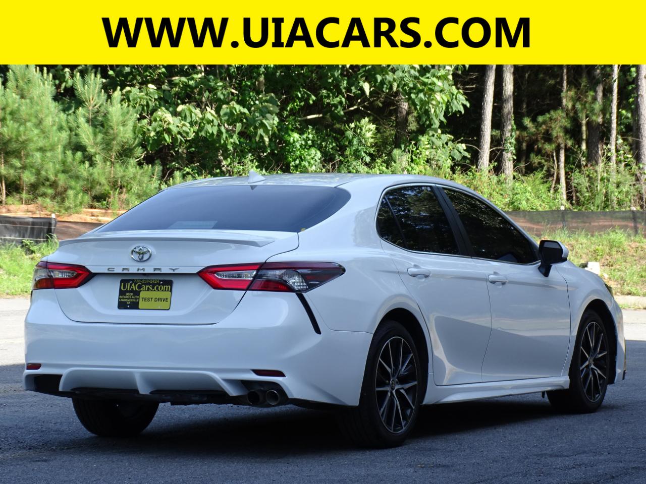 Toyota Camry SE Auto (Natl) 2021