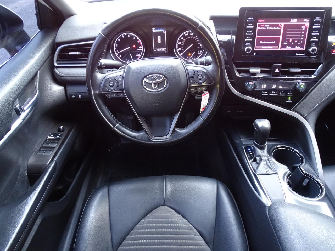 Toyota Camry SE Auto (Natl) 2021