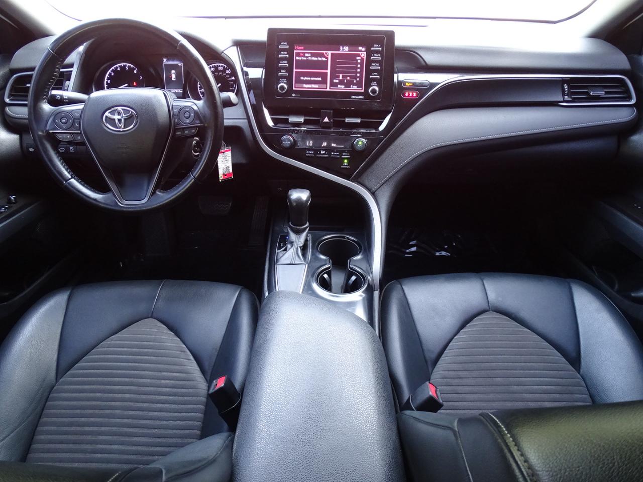 Toyota Camry SE Auto (Natl) 2021