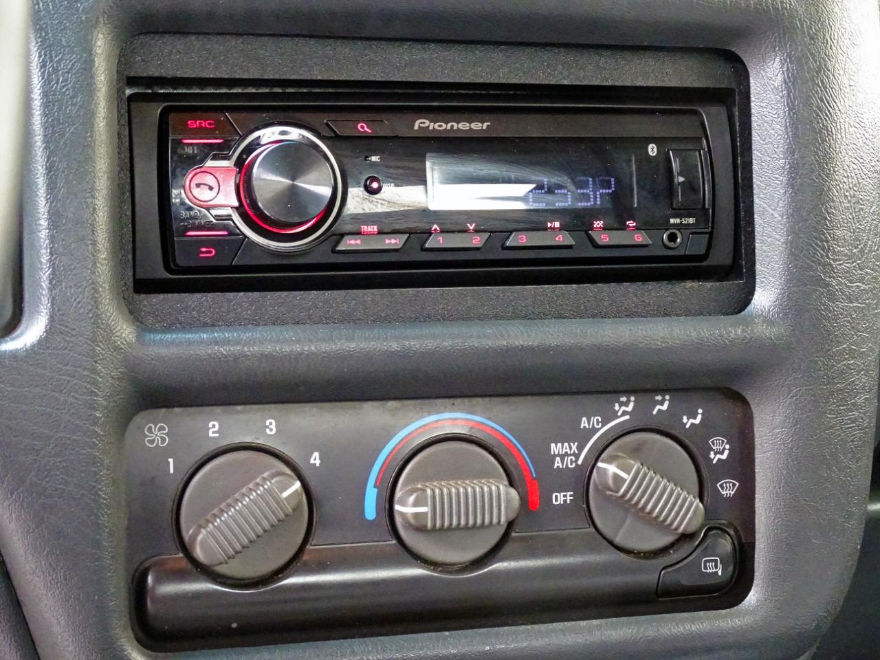 Chevrolet S-10 Crew Cab 123" WB 4WD LS 2001