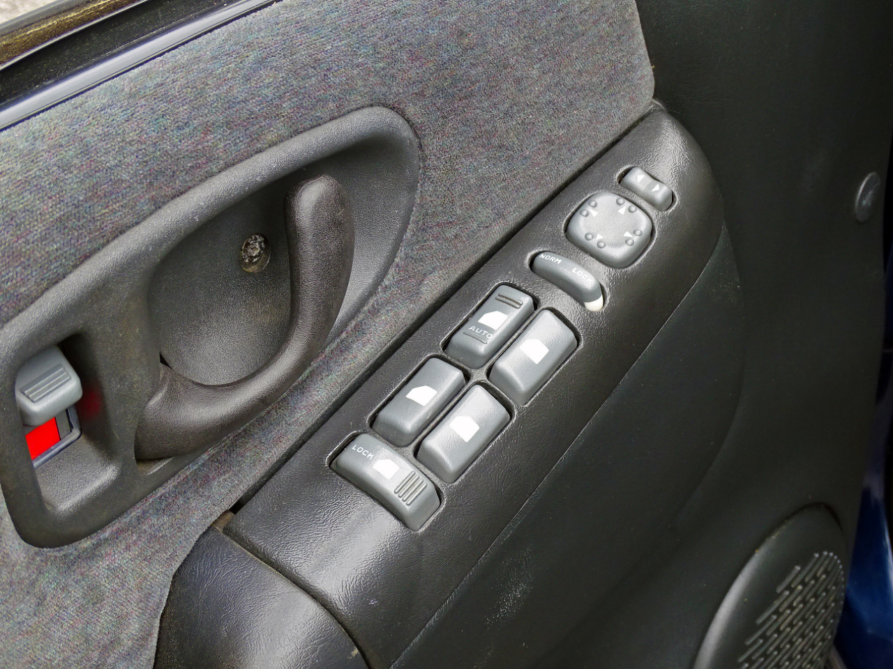 Chevrolet S-10 Crew Cab 123" WB 4WD LS 2001