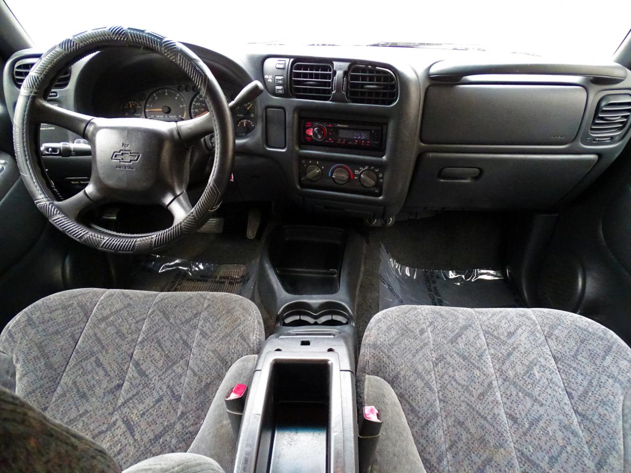 Chevrolet S-10 Crew Cab 123" WB 4WD LS 2001
