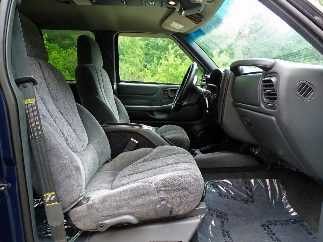 Chevrolet S-10 Crew Cab 123" WB 4WD LS 2001