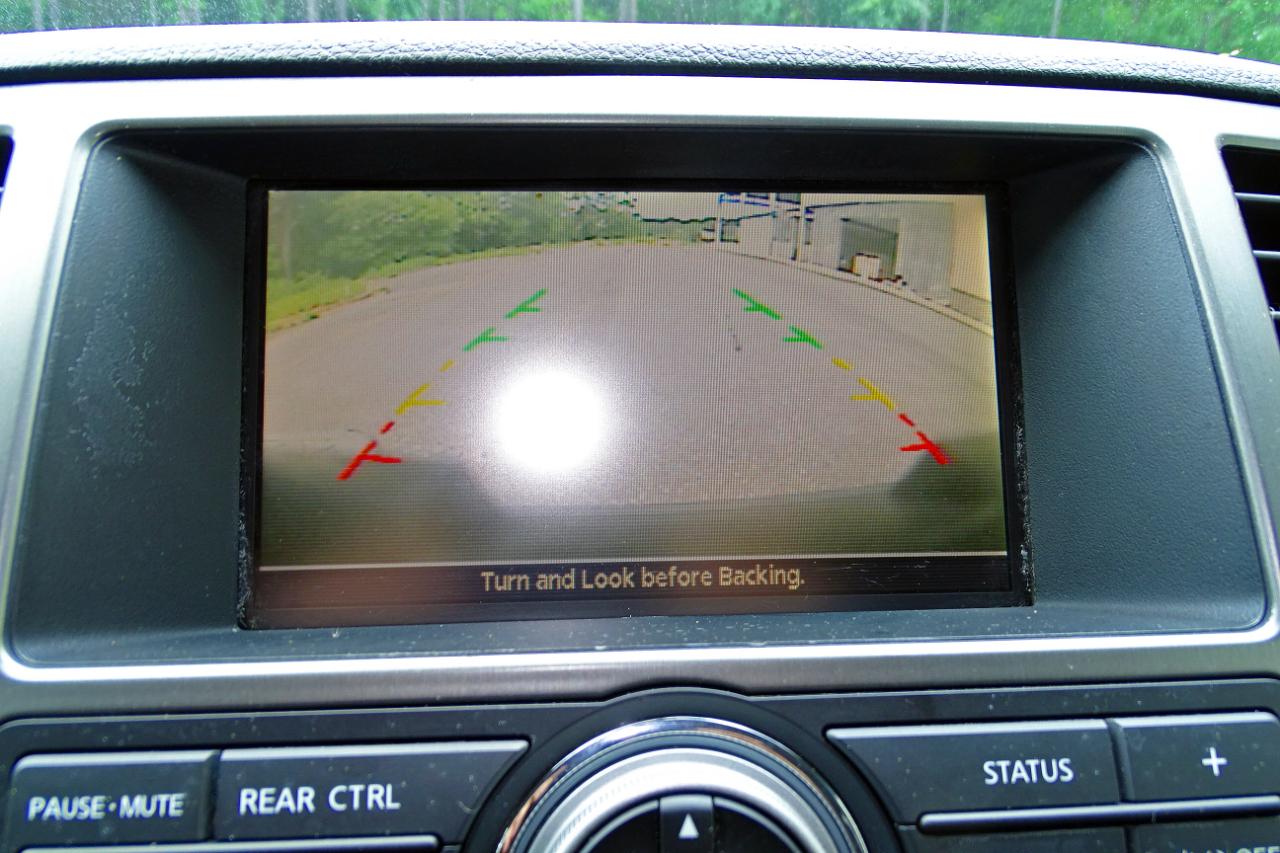 Nissan Armada 2WD 4dr SL 2011