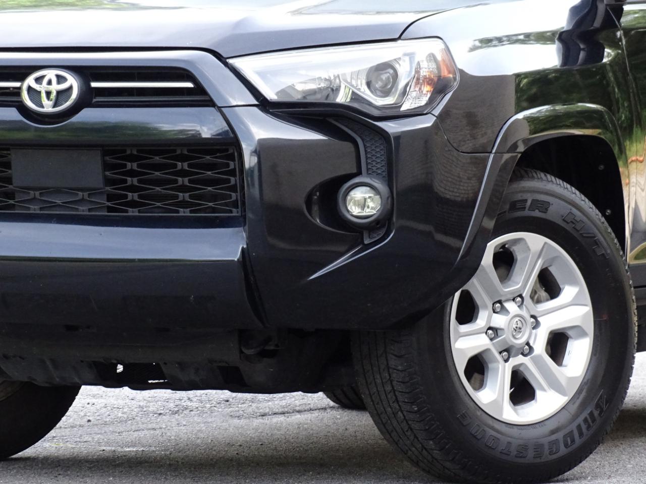 Toyota 4Runner SR5 2WD (Natl) 2024