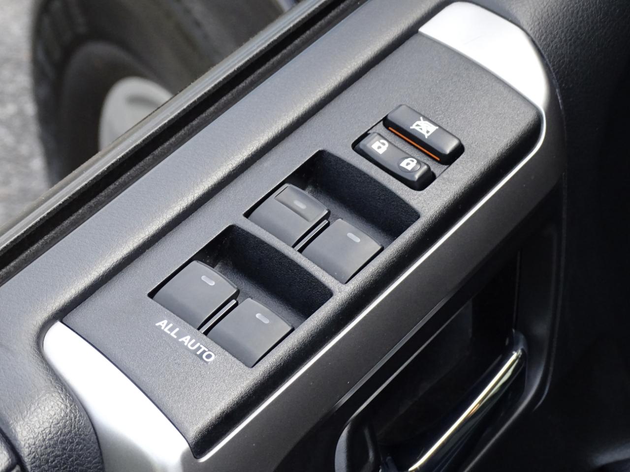 Toyota 4Runner SR5 2WD (Natl) 2024