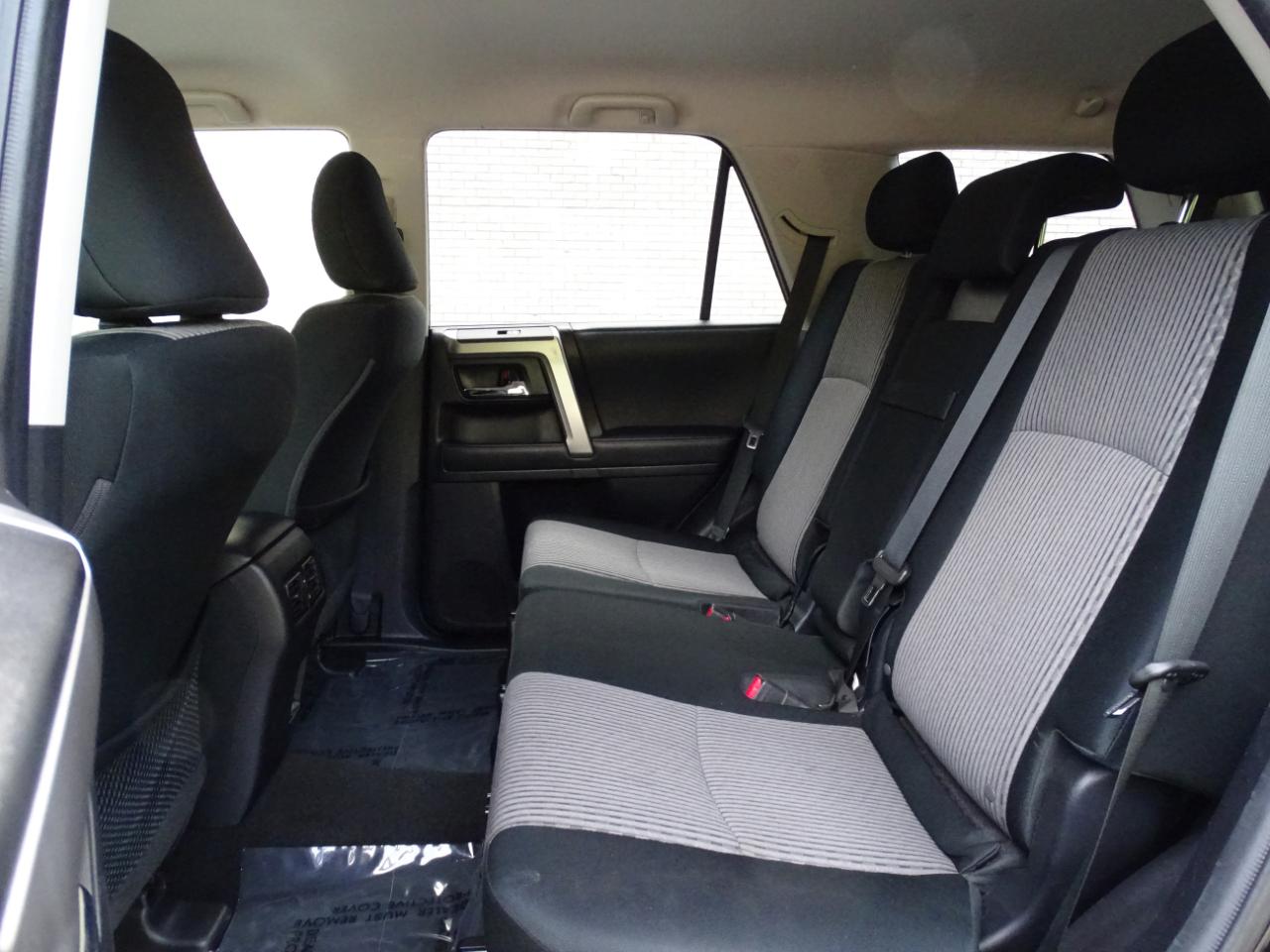 Toyota 4Runner SR5 2WD (Natl) 2024