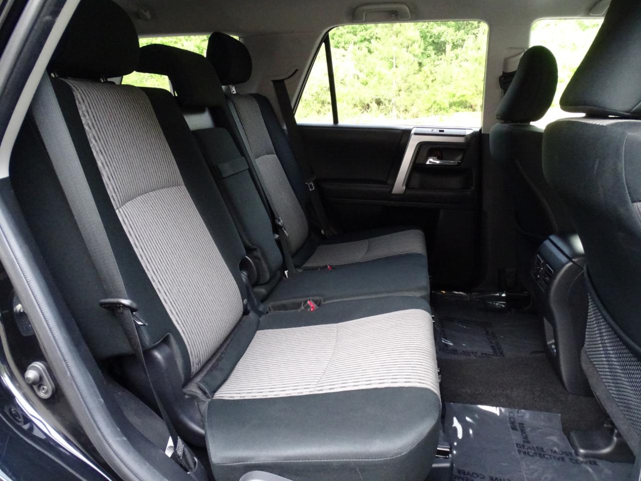 Toyota 4Runner SR5 2WD (Natl) 2024