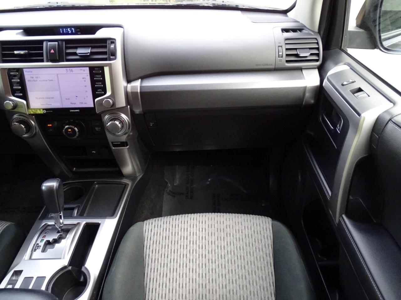 Toyota 4Runner SR5 2WD (Natl) 2024