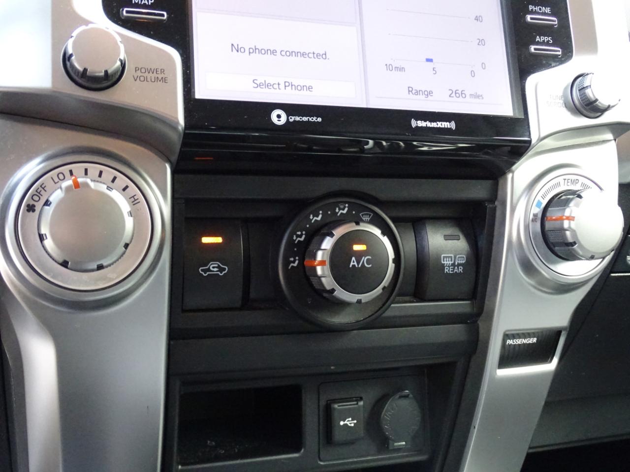 Toyota 4Runner SR5 2WD (Natl) 2024