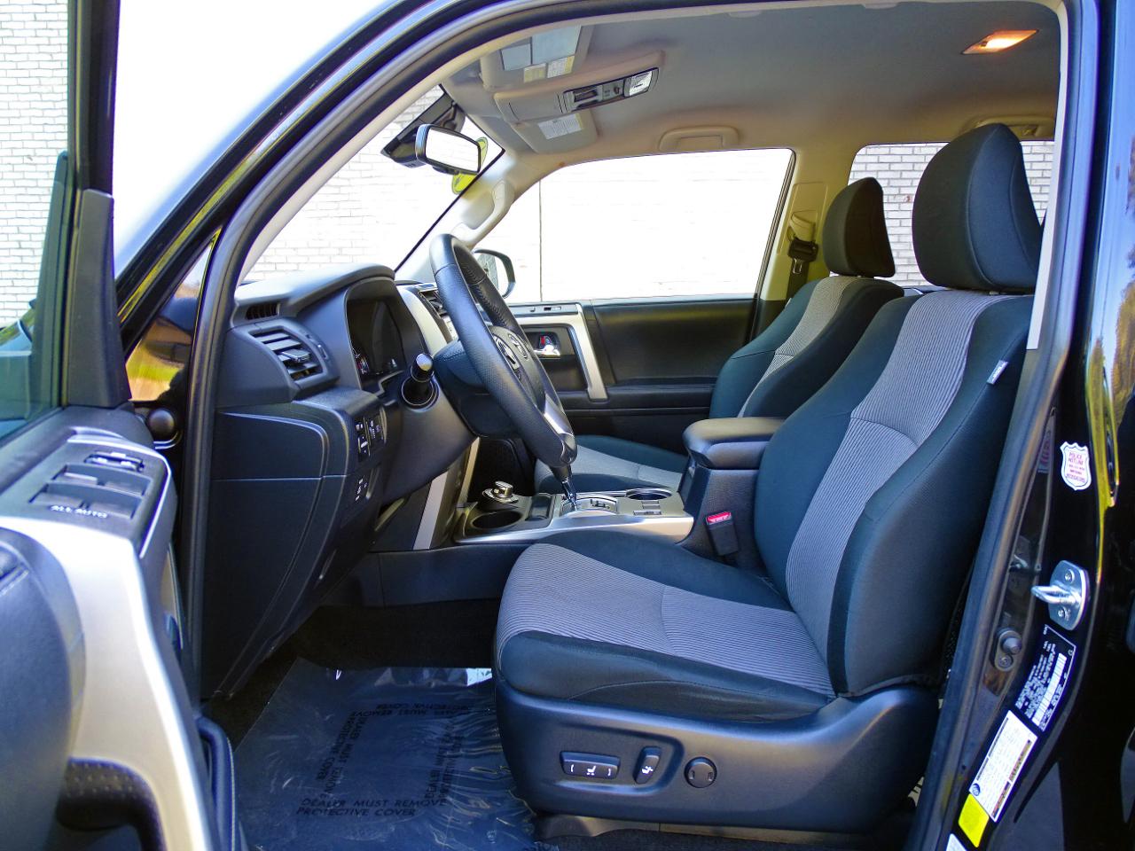 Toyota 4Runner SR5 4WD (Natl) 2024