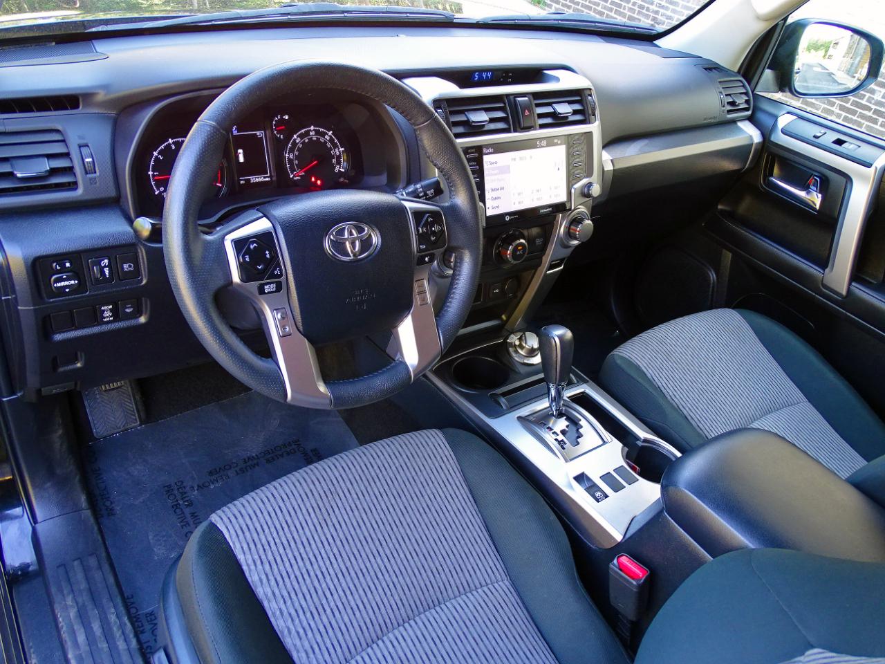 Toyota 4Runner SR5 4WD (Natl) 2024