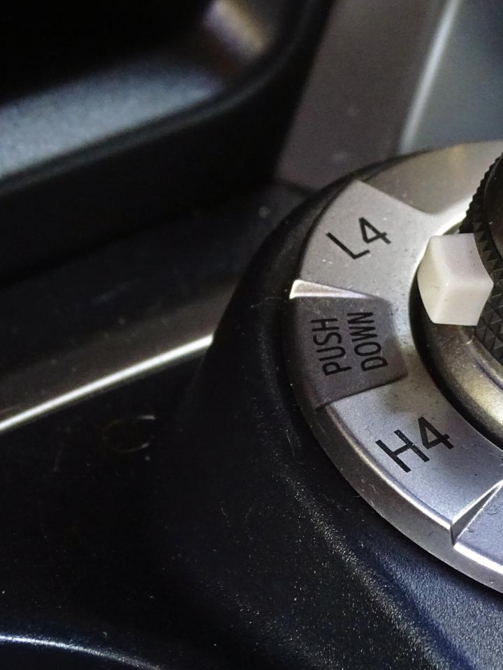 Toyota 4Runner SR5 4WD (Natl) 2024