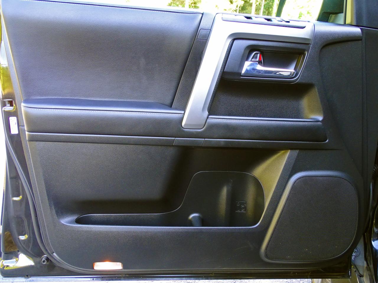 Toyota 4Runner SR5 4WD (Natl) 2024