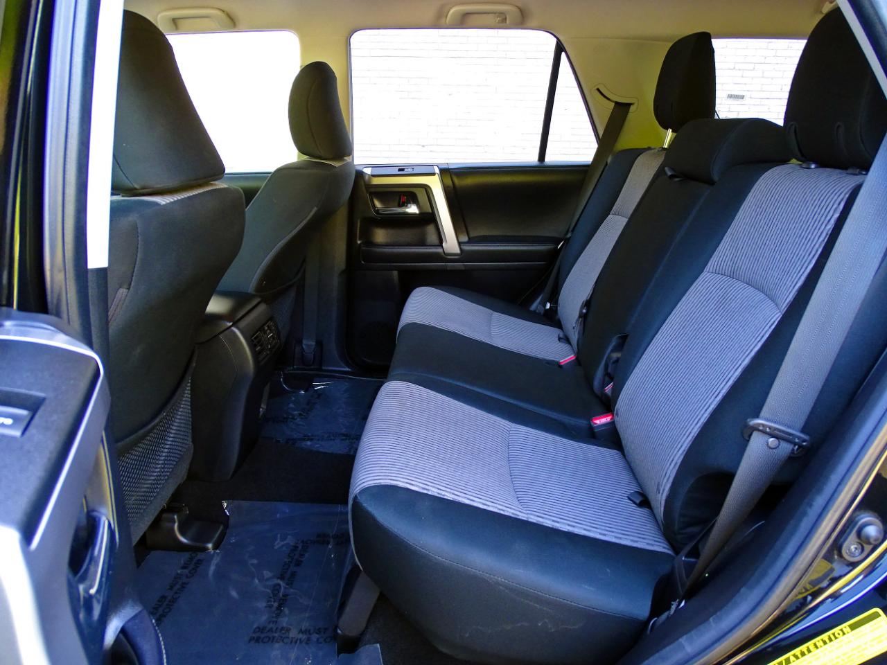 Toyota 4Runner SR5 4WD (Natl) 2024