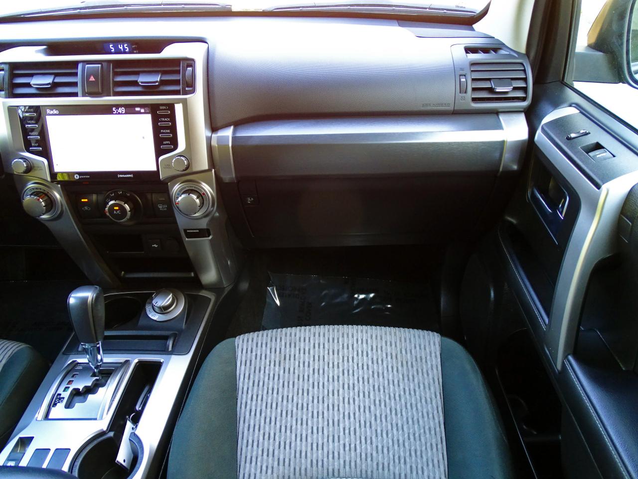 Toyota 4Runner SR5 4WD (Natl) 2024