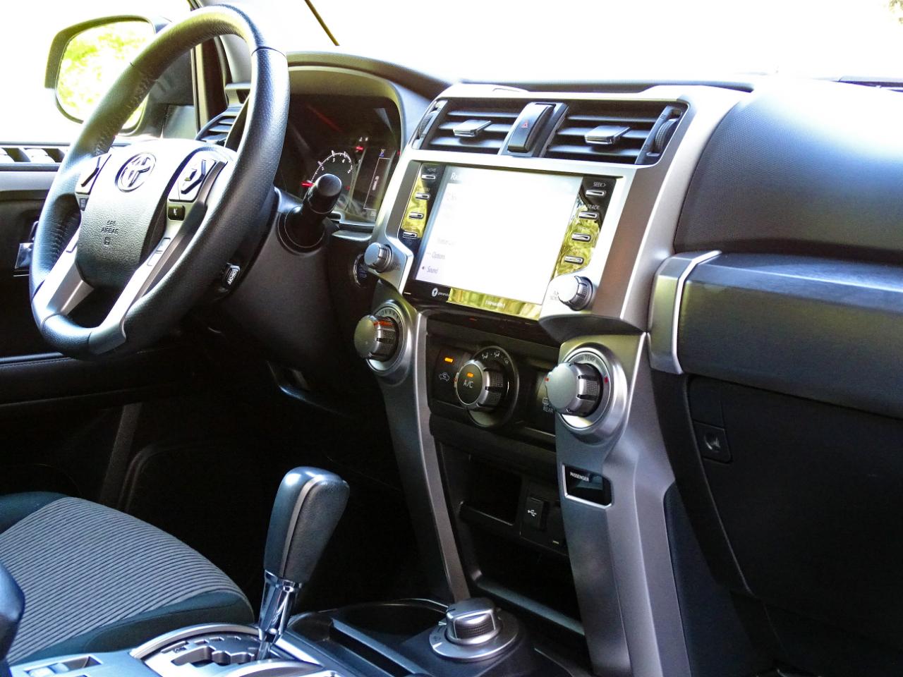 Toyota 4Runner SR5 4WD (Natl) 2024