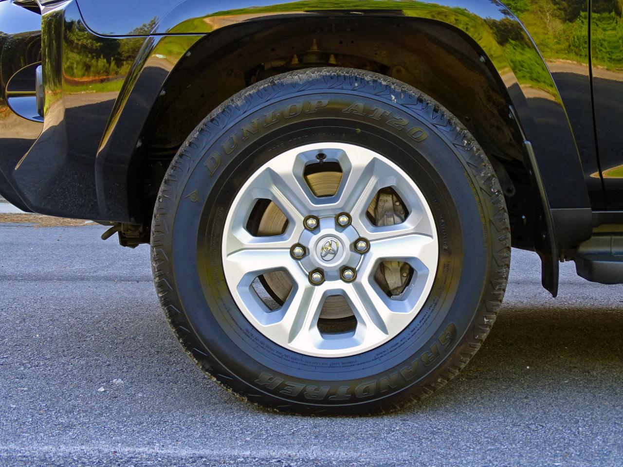 Toyota 4Runner SR5 4WD (Natl) 2024